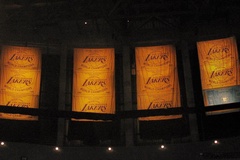 Vì sao LA Lakers không nâng cờ Vô địch trong ngày khai mạc NBA?