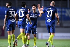 Bóng đá Thái Lan lại lao đao vì COVID-19