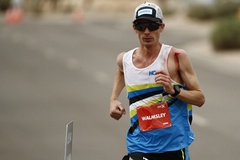 “Dị nhân” chạy 100km pace 3:42, mất kỷ lục thế giới chỉ vì 12 giây