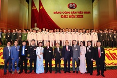 Nguyễn Thị Oanh gặp Tổng Bí thư Nguyễn Phú Trọng tại Đại hội Đảng toàn quốc