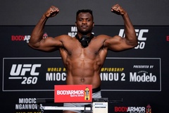 UFC 260: Francis Ngannou nặng hơn Stipe Miocic 13kg trong buổi cân chính thức