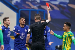 CĐV Chelsea phản ứng khi Silva nhận thẻ đỏ gây tranh cãi