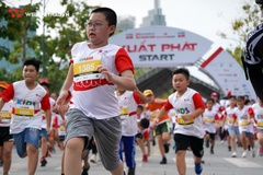 Khoảnh khắc đáng yêu trên đường chạy Kids Run Techcombank HCMC Marathon 2021 