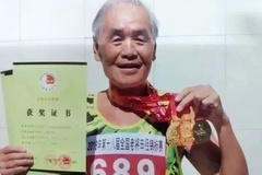 Cụ ông 80 tuổi phá kỷ lục châu Á chạy 5000m