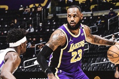 LeBron James trở lại, vẫn lợi hại nhưng không thể xoay chuyển tình thế cho LA Lakers