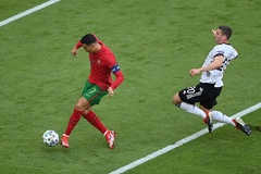 Ronaldo ghi bàn với lưới Đức với tốc độ như tuổi đôi mươi