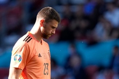 Thủ môn ĐT Tây Ban Nha giày vò bản thân với sai lầm tai hại trận Croatia