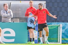 HLV Bỉ úp mở trước trận gặp Italia: De Bruyne hoặc Hazard sẽ ra sân?