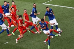 Italia có 4.830 cách đá phạt vào lưới đối thủ!