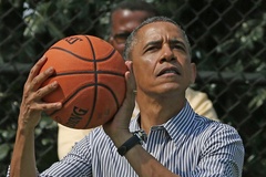 Cựu tổng thống Mỹ Barack Obama nhúng tay vào NBA?
