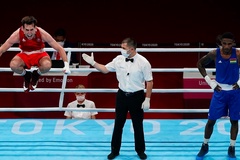 Võ sĩ Boxing mất cơ hội tranh huy chương vàng Olympic vì ăn mừng quá trớn
