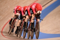 Đội tuyển xe đạp Đan Mạch bị ĐT Anh kiện vì… dán băng KT ở chân?