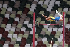 Góc máy gây sốt của kỉ lục gia nhảy sào nam Armand Duplantis tại Olympic