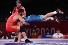 Vật Olympic ngày 7/8: "Xe tăng Nga" Sadulaev giành HCV Olympic thứ 2 liên tiếp