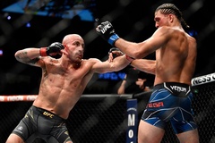 UFC 266: Alexander Volkanovski hủy diệt Brian Ortega, bảo vệ đai featherweight