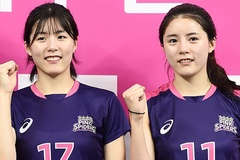 Từng bị Hàn Quốc cấm xuất ngoại, chị em bóng chuyền nữ họ Lee được FIVB giải cứu ra sao?