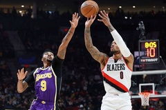 Lillard tìm lại chính mình, đè bẹp LA Lakers khi Davis đau bụng