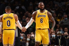 Bị bào sức đến 3 hiệp phụ, LeBron James và Lakers gục ngã trước Sacramento Kings