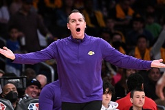 Chia tay Playoffs trong thất vọng, Los Angeles Lakers sẽ sa thải HLV Frank Vogel?