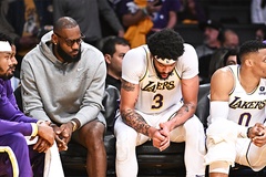 Gục ngã trước Phoenix Suns, Los Angeles Lakers chính thức "bay màu" ở mùa giải 2021-22