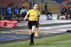 Nữ trọng tài gây "bão" tại Cúp quốc gia 2022