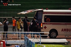 Va chạm với Hồng Duy, cầu thủ Jeonbuk Motors nhập viện khẩn cấp