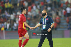Hai thái cực cảm xúc của U23 Việt Nam và U23 Philppines sau màn "thủy chiến" ở Việt Trì