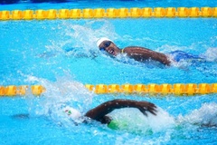 Bị bỏ xa đến 4 vòng bể, nữ VĐV Timor-Leste vẫn nỗ lực hoàn thành phần thi bơi chạm đến trái tim