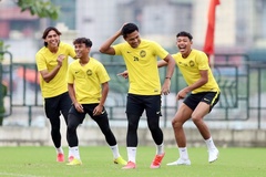 Cầu thủ Malaysia nghe nhạc, cầu nguyện trước trận gặp U23 Việt Nam