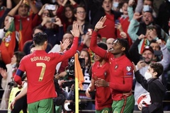 Ronaldo bị những tài năng trẻ gây áp lực ở tuyển Bồ Đào Nha