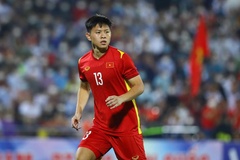  Vũ Tiến Long gãy xương sườn sau khi trở về từ VCK U23 châu Á 2022