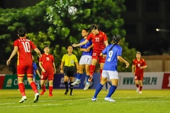 Thắng 3-0, HLV Mai Đức Chung khen bóng đá nữ Campuchia phát triển nhanh