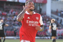 Gabriel Jesus tiếp tục bùng nổ, Arsenal đoạt Emirates Cup