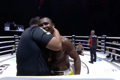Buakaw Banchamek "moi sườn", knockout đối thủ ngay hiệp 1 trên sàn Boxing tay trần