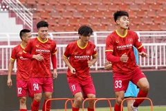 Đội hình ra sân Việt Nam vs Singapore: Quang Hải, Công Phượng ngồi ngoài, Văn Quyết đá chính