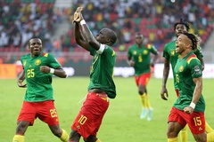Hai màn ngược dòng “điên rồ” trong 2 phút rưỡi giữa Serbia và Cameroon