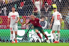 Pepe vượt Ronaldo về ghi bàn ở vòng loại trực tiếp World Cup