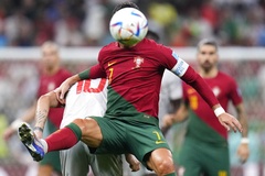 Ronaldo lại gây thêm rắc rối ở tuyển Bồ Đào Nha trước tứ kết