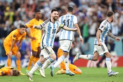 Messi khiến CĐV phát cuồng với “đường chuyền từ trên trời rơi xuống”