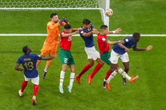 Pháp bay cao nhờ chốt chặn đáng tin cậy ở World Cup