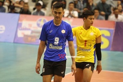 Từ Thanh Thuận nhận thẻ vàng trong trận chung kết cúp bóng chuyền Hùng Vương 2023