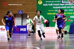 Cú run 15-3 đưa Chuyên Nguyễn Huệ lên ngôi vô địch nữ THPT Giải bóng rổ học sinh Hà Nội