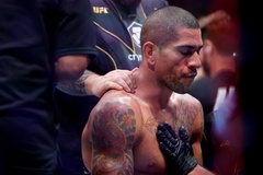 Alex Pereira lên tiếng khi Israel Adesanya chế giễu con trai tại UFC 287