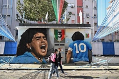 Hình ảnh thành phố Napoli chuẩn bị cho màn ăn mừng Scudetto