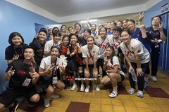 Đội tuyển bóng chuyền nữ Việt Nam nhận được sự cổ vũ đặc biệt từ 2 đội tuyển bóng rổ