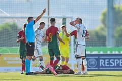 Kết quả giải U19 châu Âu: Ý thảm bại sau khi chơi thiếu người
