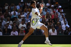 Wimbledon ngày 12/7: Alcaraz lần đầu vào bán kết, Medvedev nhọc nhằn đánh bại Eubanks