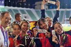 Thưởng nóng đội tuyển tiếp sức 4x400m nữ Việt Nam giành HCV châu Á 2023