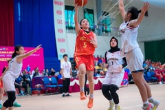 Đánh bại Indonesia sau 4 hiệp phụ điên rồ, nữ U18 Việt Nam thắng trận đầu tiên tại ASEAN Schools Games 2024