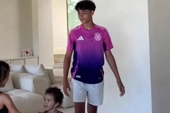 Quý tử Ronaldo gây bất ngờ khi mặc áo Đức trong ngày sinh nhật tuổi 14